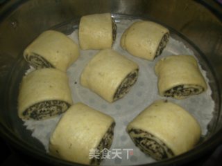 芝麻玉米卷的做法步骤：2