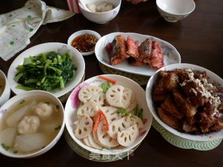 一道简单的家常菜---------香芋焖排骨的做法步骤：9
