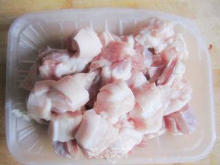 红烧肉芝麻的做法步骤：1