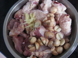 简单宴客菜——莲香蒸鸡的做法步骤：2