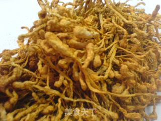 黄芪虫草花鸡架汤的做法步骤：2