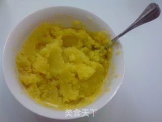 鲜果奶香红薯泥的做法步骤：2
