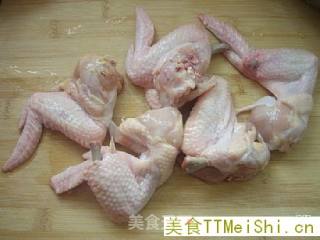 可乐鸡翅的做法步骤：1
