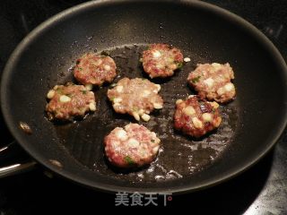 迷你香葱玉米肉饼的做法步骤：4