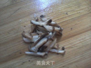 皮蛋瘦肉香菇粥的做法步骤：3