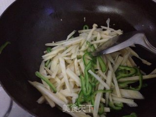 清炒藕丝的做法步骤：5