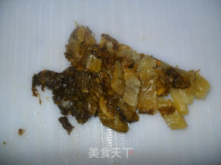 酸菜鱼乌冬面的做法步骤：2
