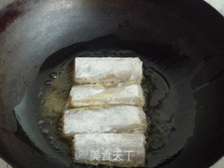 糖醋带鱼的做法步骤：5