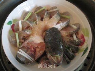 清蒸鲈鱼的做法步骤：9