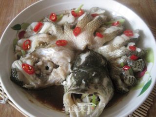 清蒸鲈鱼的做法步骤：10