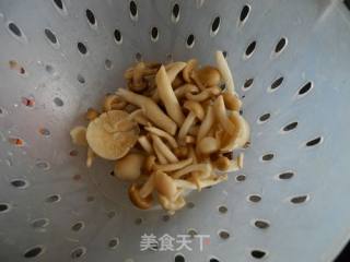 西红柿海米蘑菇汤的做法步骤：4