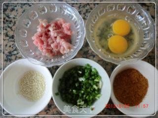 肉丁咖喱炒饭的做法步骤：1