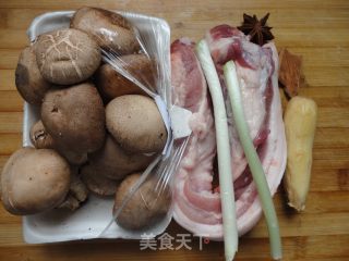张炎家的美味红烧菜之一------香菇烧肉的做法步骤：1