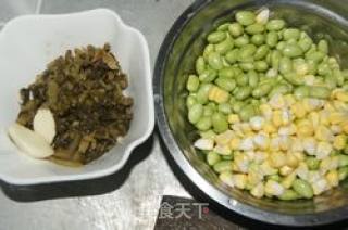 雪菜玉米炒毛豆的做法步骤：1