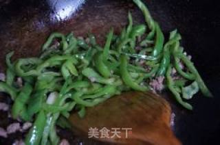青椒炒肉末的做法步骤：7