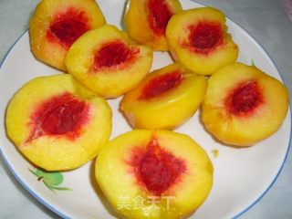 黄桃罐头的做法步骤：3