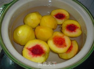 黄桃罐头的做法步骤：4