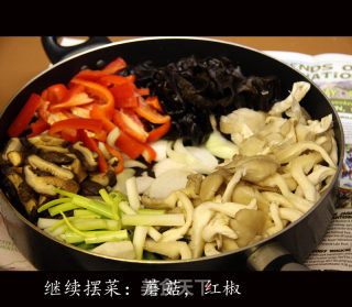 简单的《韩式八珍豆腐锅》的做法步骤：3