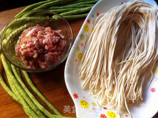 豆角焖面的做法步骤：1