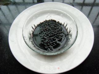补肾乌发—黑豆薏米百合汤的做法步骤：4