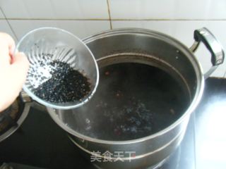 补肾乌发—黑豆薏米百合汤的做法步骤：13