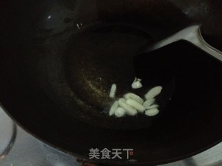简单下饭菜——青椒炒菌菇的做法步骤：5