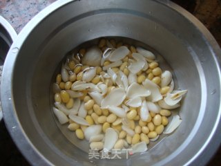 秋天豆浆--杏仁薏米百合豆浆的做法步骤：1