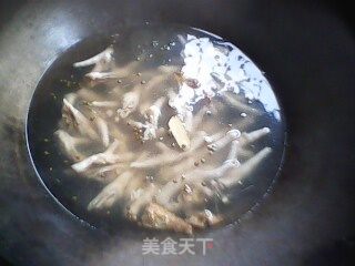 泡椒凤爪的做法步骤：2