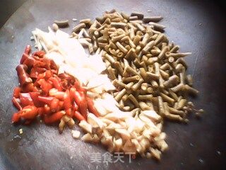 豇豆鲫鱼的做法步骤：2
