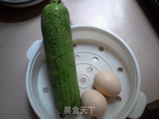 丝瓜滑蛋的做法步骤：1