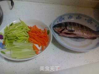 干煎白鲫鱼的做法步骤：3