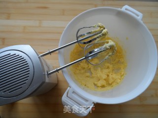 鲜奶圣女果磅蛋糕----西式秋膘的做法步骤：3
