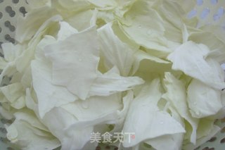 手撕包菜---包不住的美丽的做法步骤：1