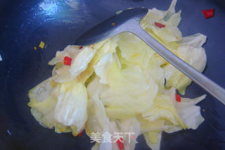 手撕包菜---包不住的美丽的做法步骤：4