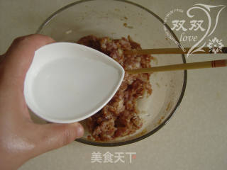 嗜肉族美女不容错过的美容美白菜——酿丝瓜的做法步骤：5