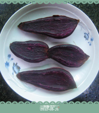 紫薯茶巾绞的做法步骤：1