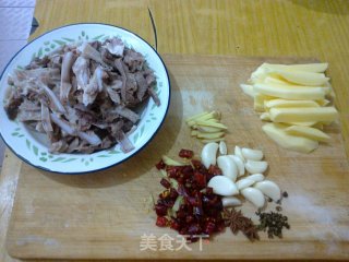 煎土豆条炒心肺的做法步骤：1