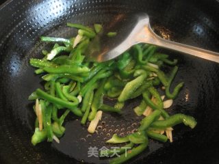 青椒炒素鳝的做法步骤：7