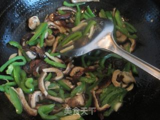 青椒炒素鳝的做法步骤：10