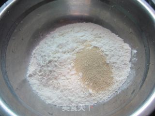 不象披萨的披萨-----莲子红枣披萨的做法步骤：3