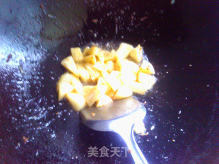 菠萝回锅肉的做法步骤：6