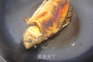 红烧鲫鱼---妈妈的味道的做法步骤：4