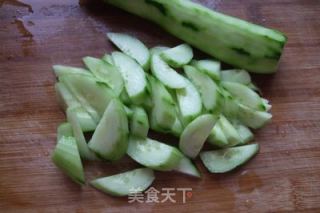 鸡蛋炒黄瓜的做法步骤：2