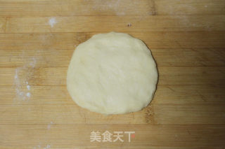 豆沙卷面包的做法步骤：4