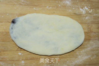 豆沙卷面包的做法步骤：7