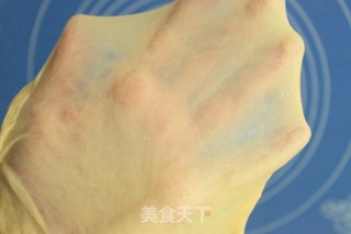 椰蓉花形面包的做法步骤：2