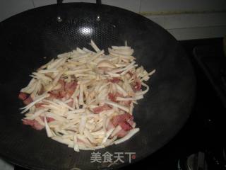 培根炒杏鲍菇的做法步骤：3