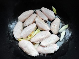 红酒烧鸡翅的做法步骤：4