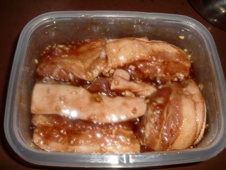 蜜汁叉烧的做法步骤：4