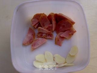 蛋黄熏肉面的做法步骤：2